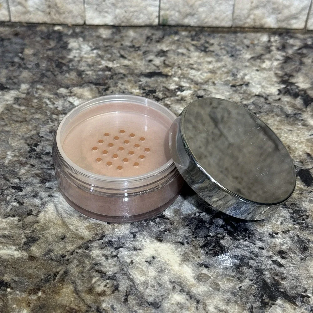 Mary Kay Mineral Powder Foundation – Bronze 1 (0.28 oz /‎ 8 g) – NEW TA28